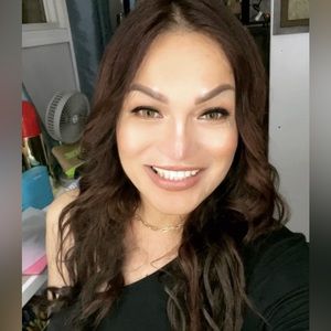 Meet your Posher, Chrissy